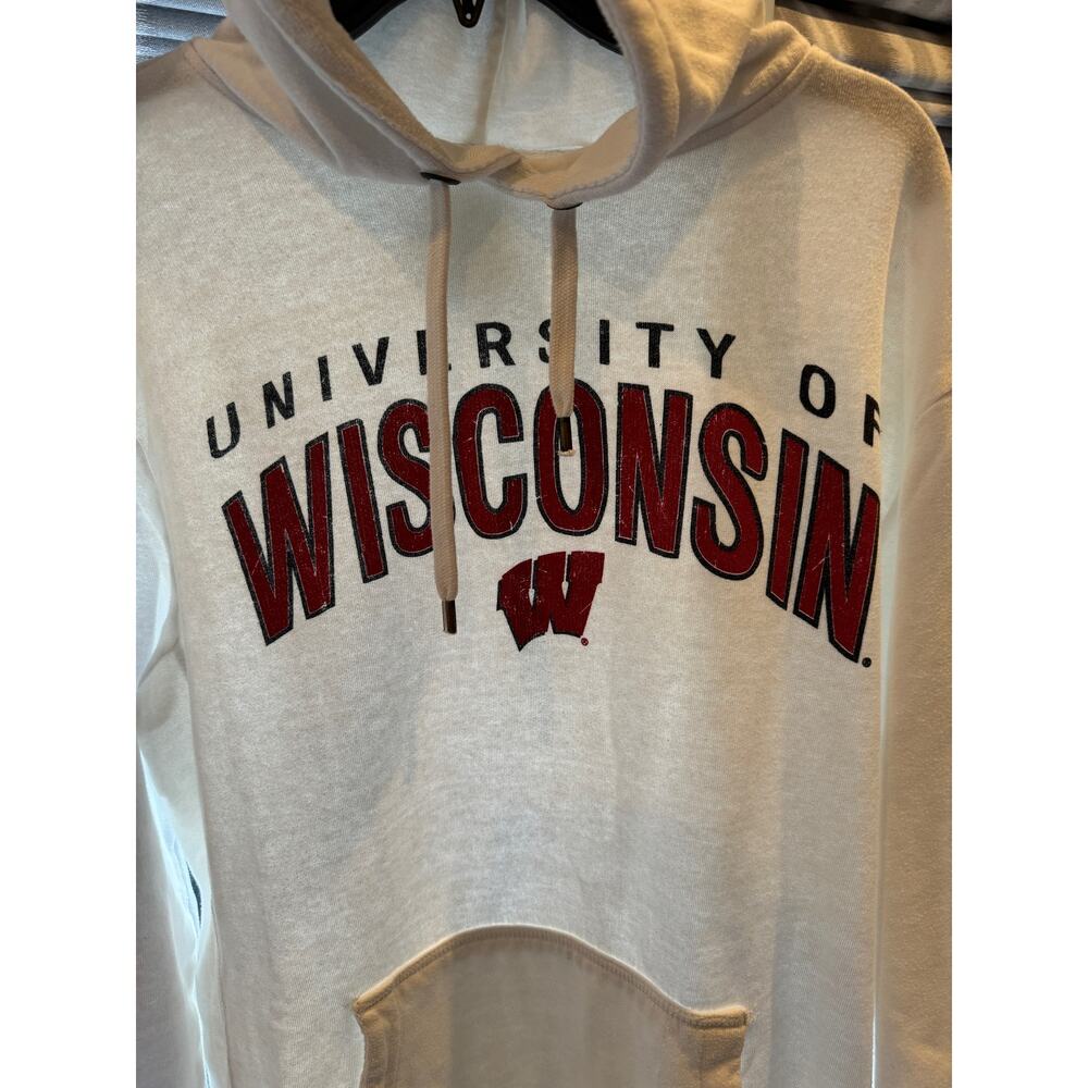 White WISCONSIN  BADGERS HOODED SWEATSHIRT 
League Collegiate
Large 
MSRP $65